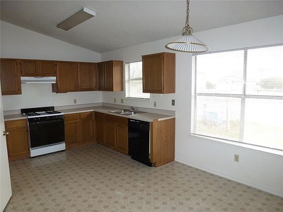 5th image of 13915 Conner Downs Dr