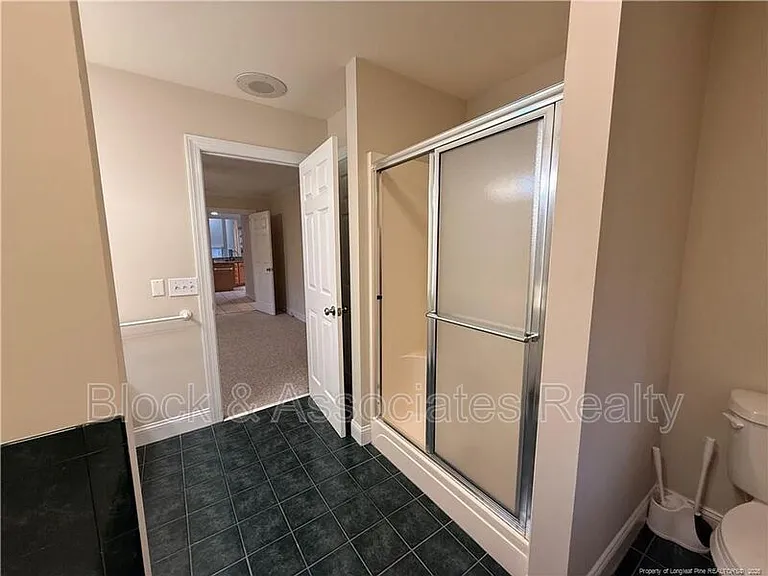 1165 Greenbriar Dr — Photo 12