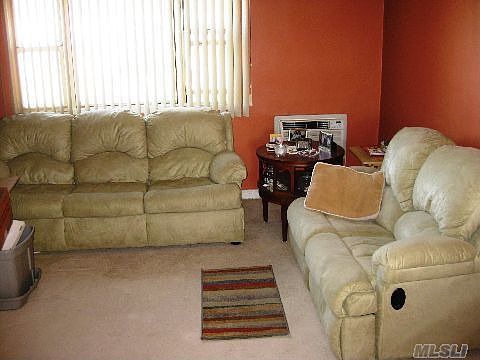3rd image of 1031 Fenwood Dr APT 3