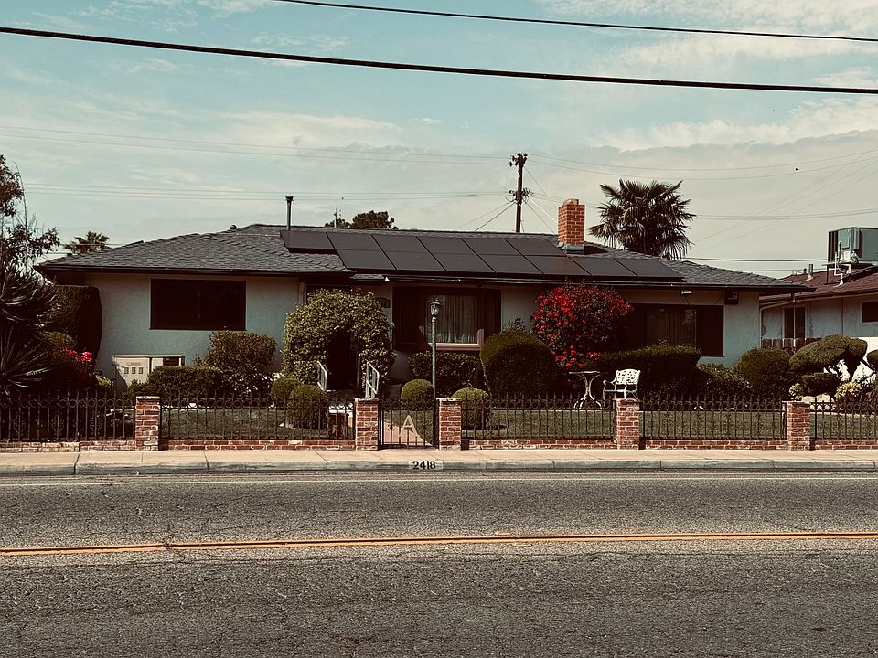 1st image of 2418 W Dakota Ave