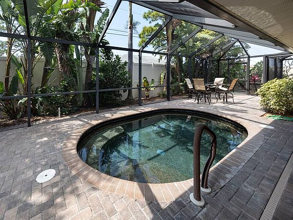 Beautiful Splash Pool in a Private Tropical setting.