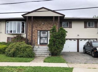25 Teresa Pl, Hempstead, NY 11550