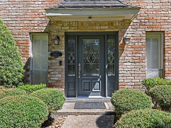 4th image of 15806 Hollytree Dr