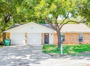 101 Allen Dr, Sanger, TX 76266
