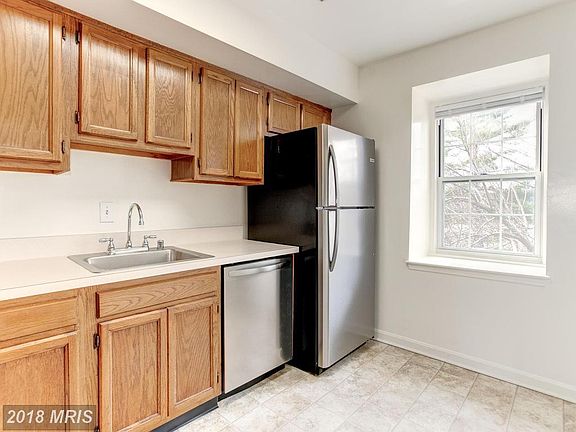 4th image of 774 Quince Orchard Blvd APT 202