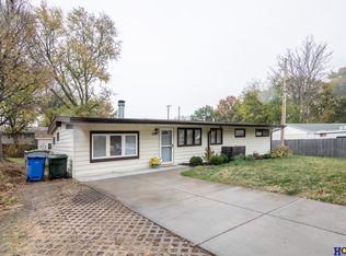 220 Prestwick Rd, Lincoln, NE 68505