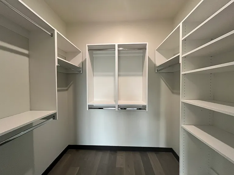 130-132 Mallory Ave #402 — Photo 9