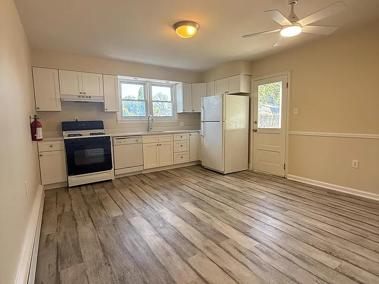 272 Elm Ave #A — Photo 10