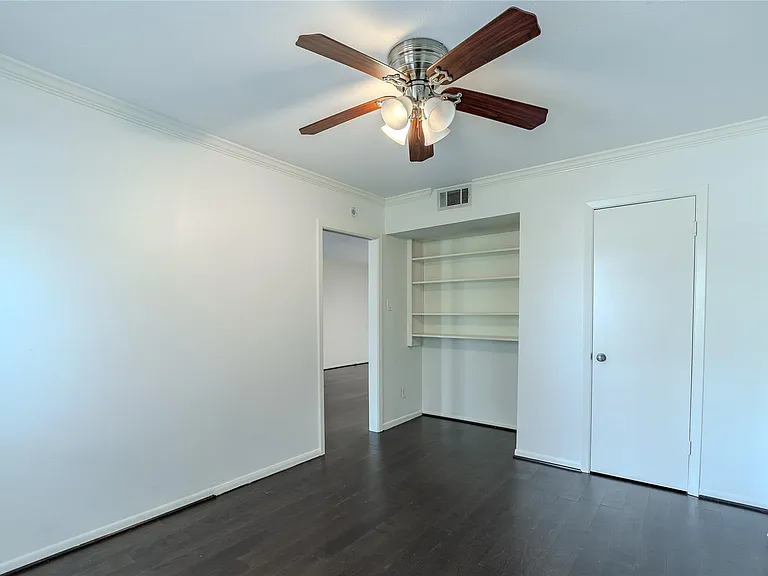 7575 Katy Fwy #103 — Photo 16