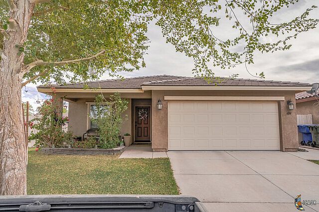 1st image of 606 McCarran Dr