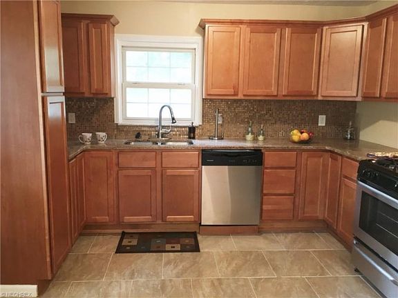 2nd image of 1613 Hibbard Dr
