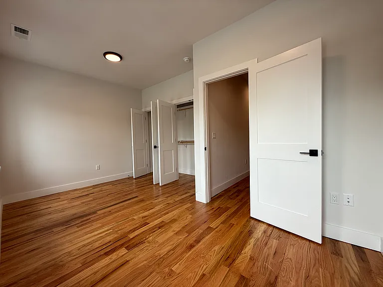 160 Main St #1 — Photo 26