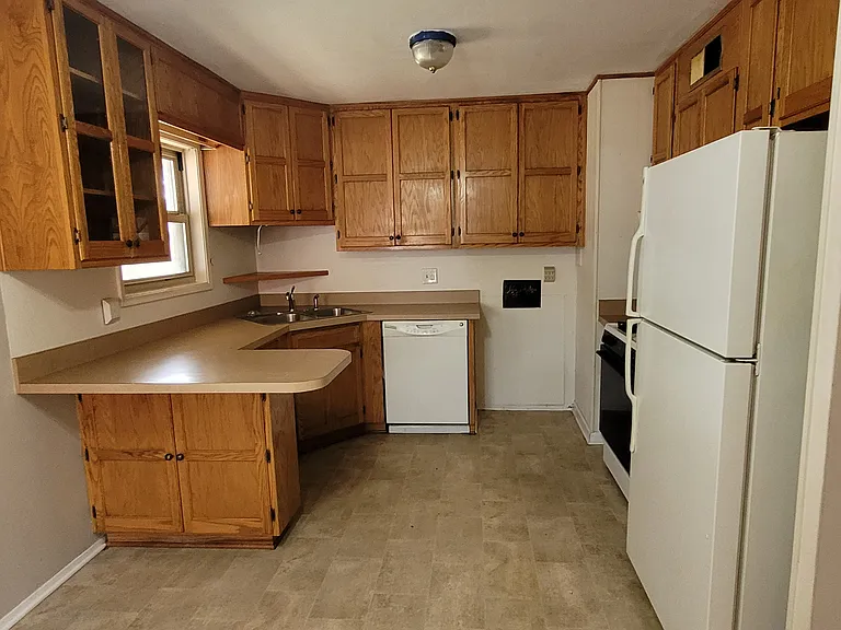 8619 Gary Way — Photo 2