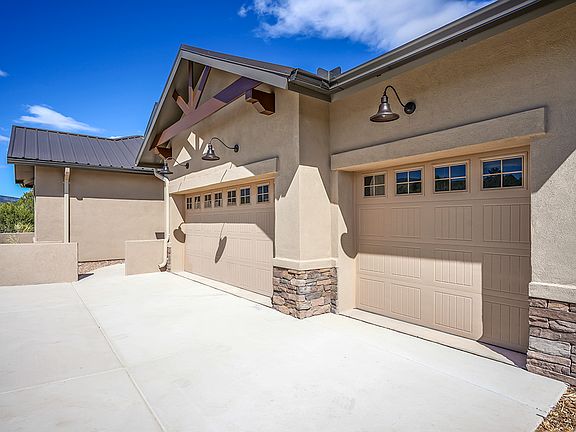 Front Exterior - Rainier Paa-Ko