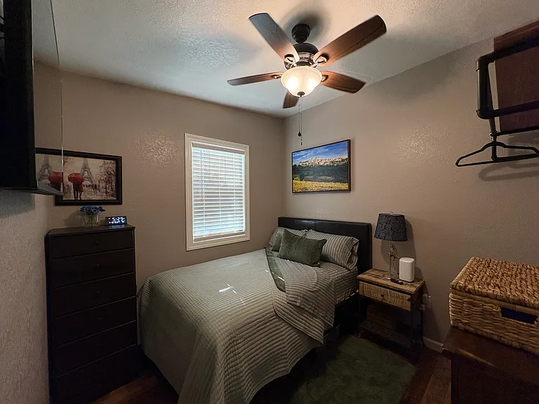 2376 E Armstrong Rd — Photo 13