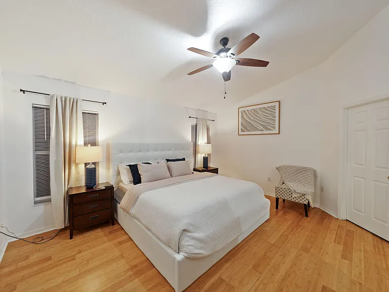 China Berry Cir — Photo 2