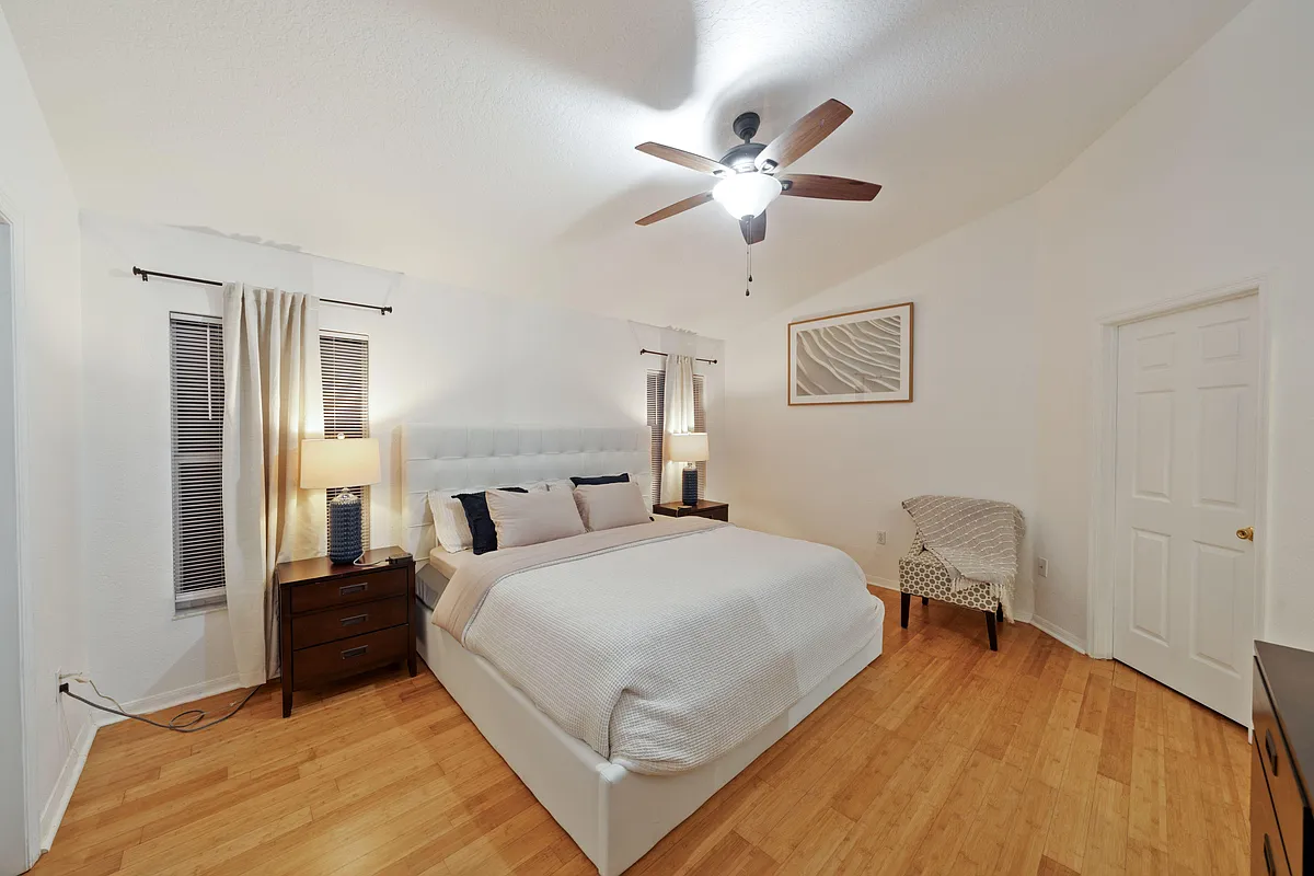 Building Photo - China Berry Cir