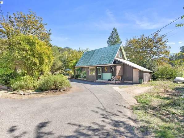 185 Ecklund St, Canyonville, OR 97417