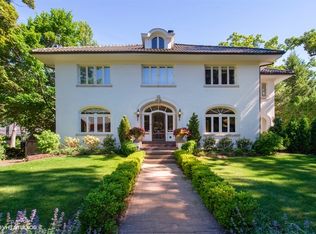 75 Robsart Rd, Kenilworth, IL 60043