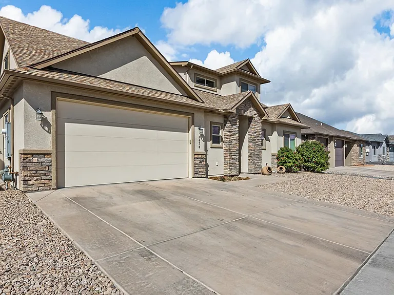 2478 Tiptop Ave — Photo 2