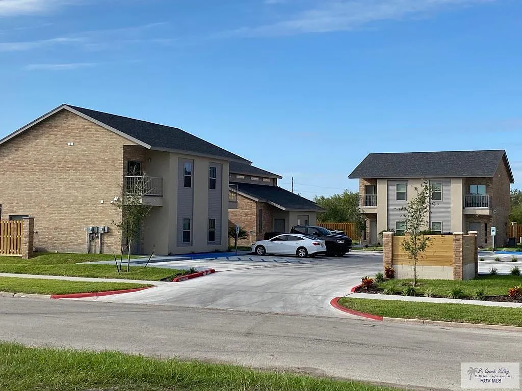 2 bed, 2.5 bath, 1247 sqft, $1,500 — Photo 1
