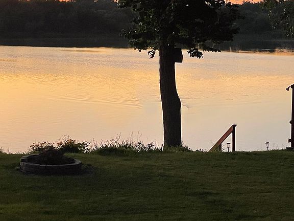 5th image of 9636 Walleye Rd NW