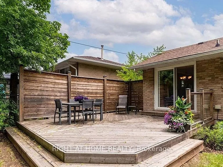 49 Rayne Ave — Photo 4