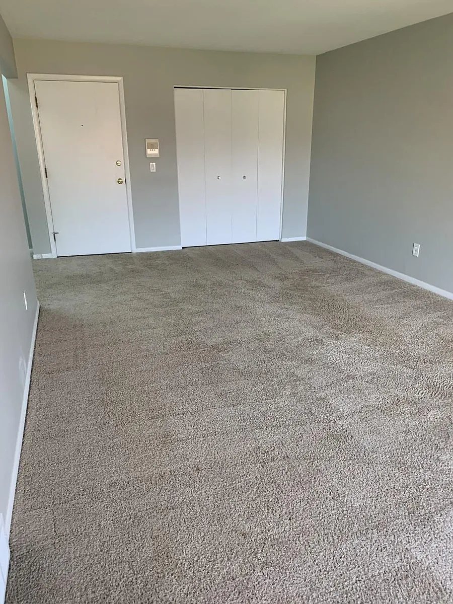 Expansive Foyer/Living area. - 880 N Adams Rd #6
