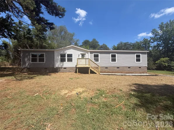 183 Louise Dr, Mooresville, NC 28115