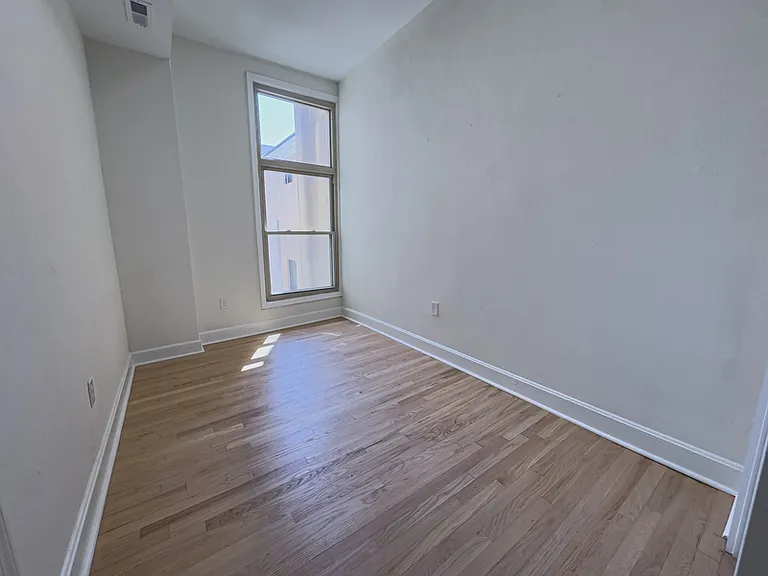 1936 Green St #2 — Photo 18