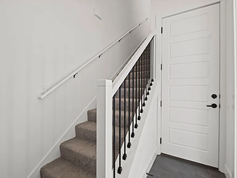 447 SW Longview Blvd — Photo 5
