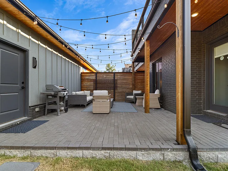 1137 NE Monroe St #1137 — Photo 35