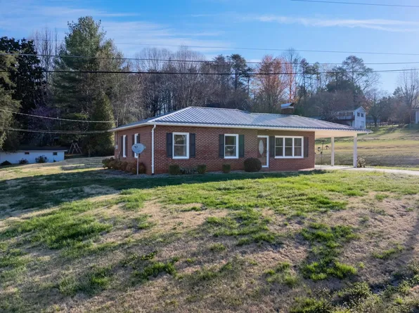 313 Arrowood St SE, Lenoir, NC 28645