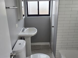 10226 S Walden Pkwy APT B3, Chicago, IL 60643