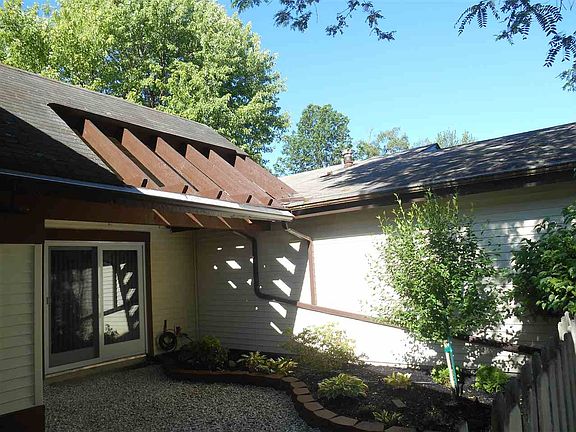 3rd image of 1908 Thornhill Dr