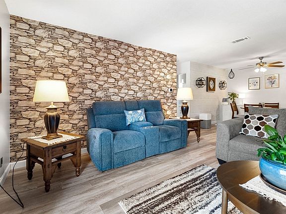 5th image of 17 Thayer Pond Dr #2