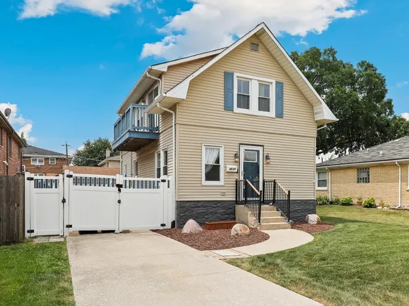 4636 Custer Ave, Brookfield, IL 60513