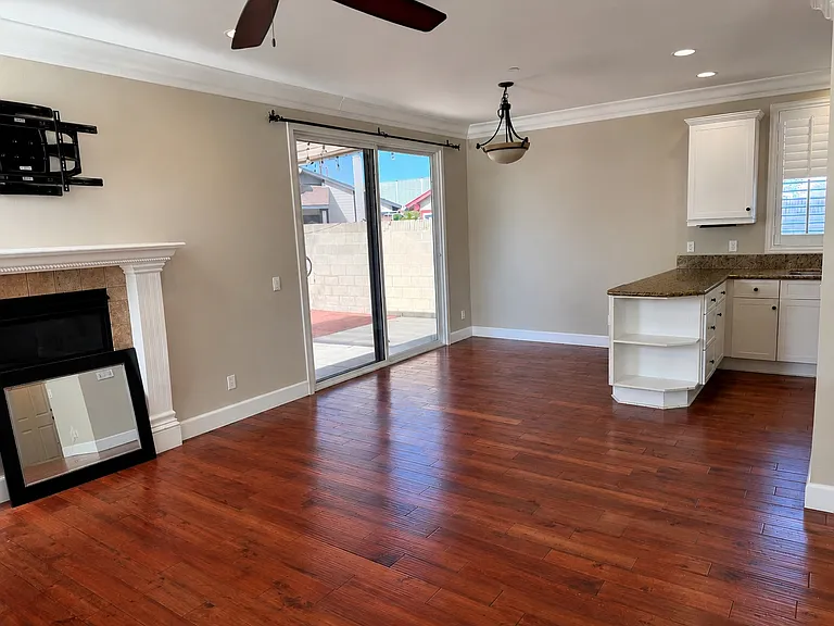 2335 E Poppy St — Photo 4