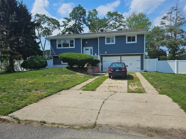 141 Sheridan Street, Brentwood, NY 11717