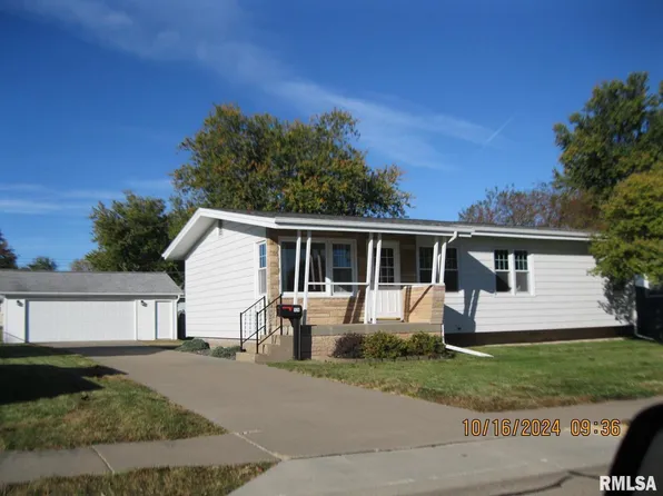 1126 N 12th St, Clinton, IA 52732