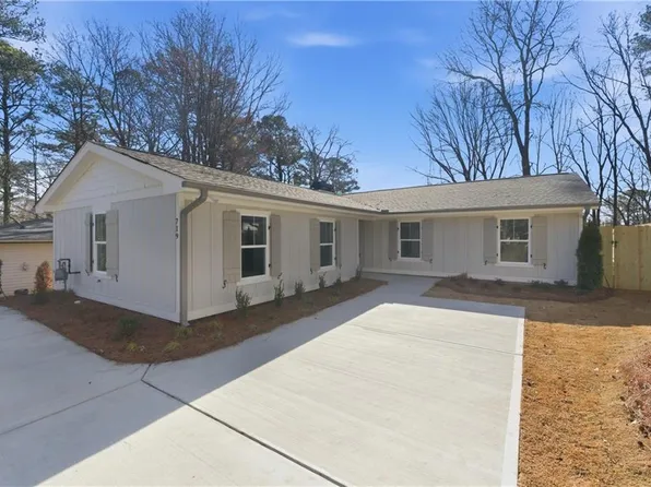 719 Helen St NW, Marietta, GA 30064