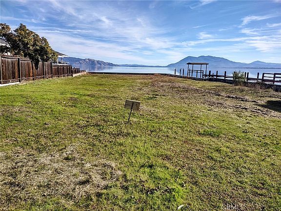 5th image of 3830 Lakeshore Blvd