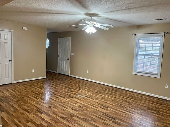 2nd image of 1078 Connie Dr