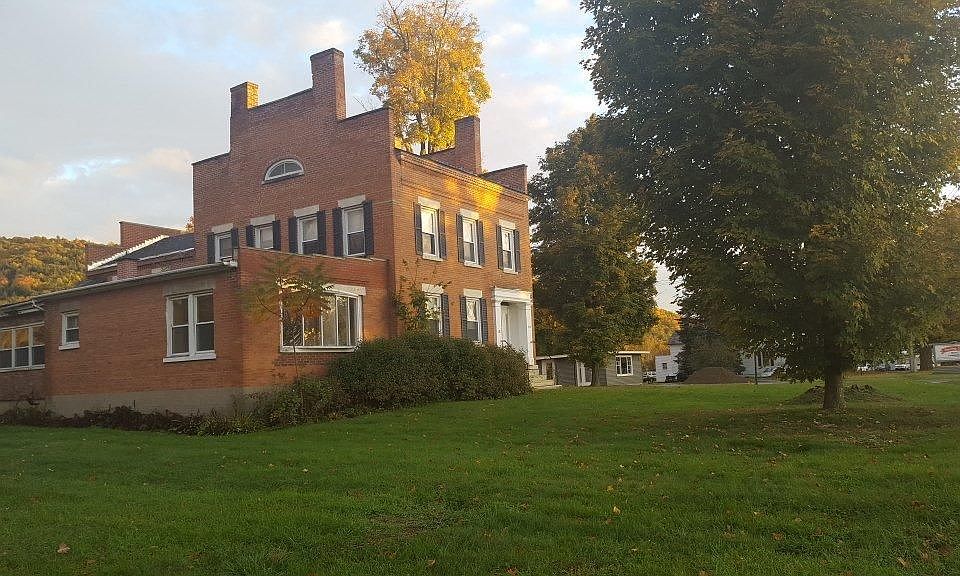 1st image of 49 S Park St