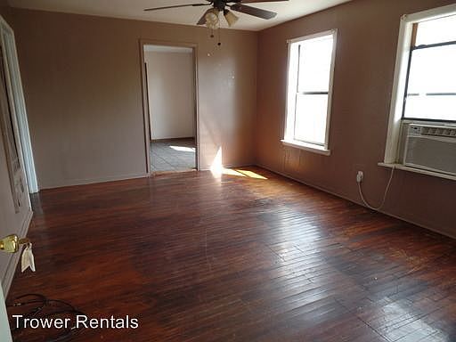 4th image of 1806 N Muskingum Ave
