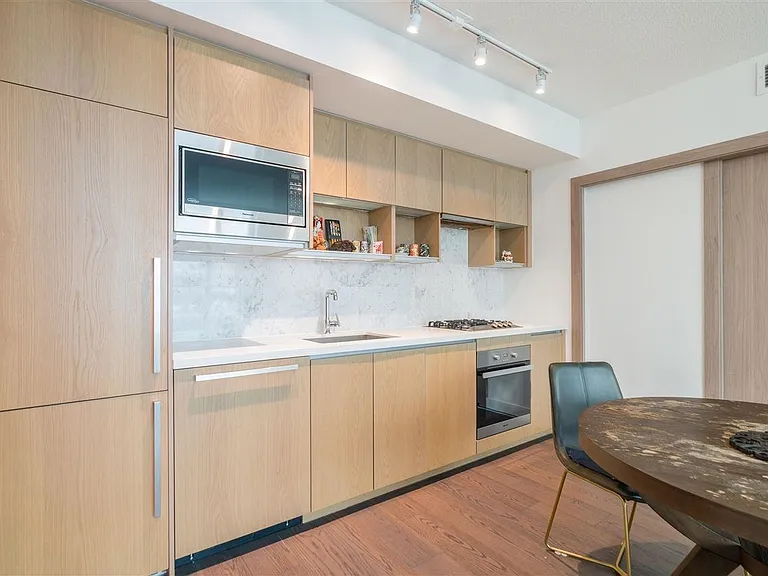 68 Smithe St #1917 — Photo 11