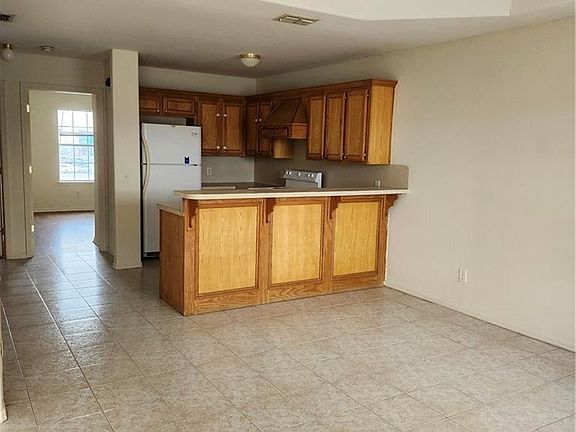 3rd image of 216 Gastel Cir APT 6