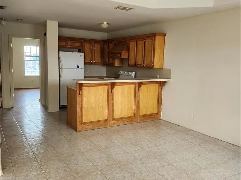 216 Gastel Cir #6 — Photo 3
