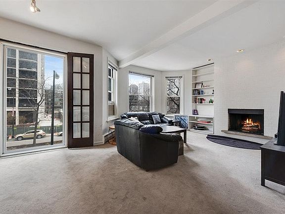 3rd image of 1528 N Lasalle St #2