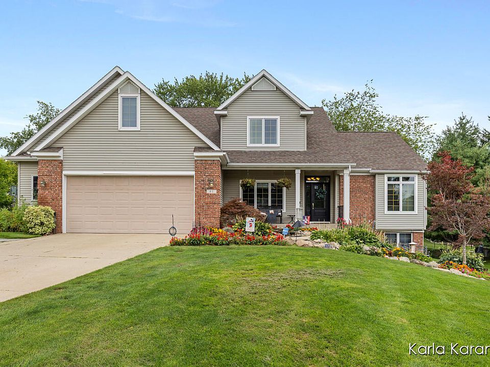 1st image of 61 Greystone Ct NE